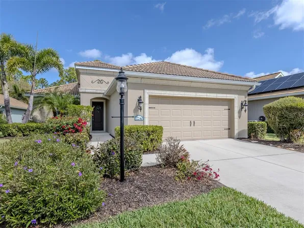 12240 Stuart Dr, Venice, FL 34293