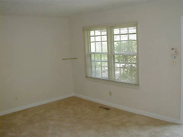 3386 Phillips Cir — Photo 6