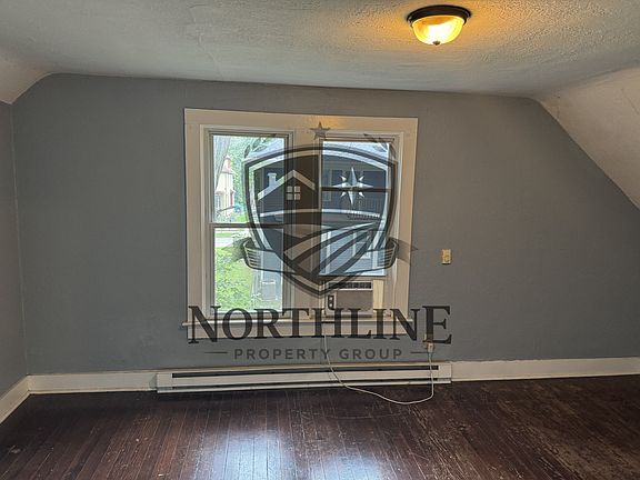 4th image of 2832 Broadway #2
