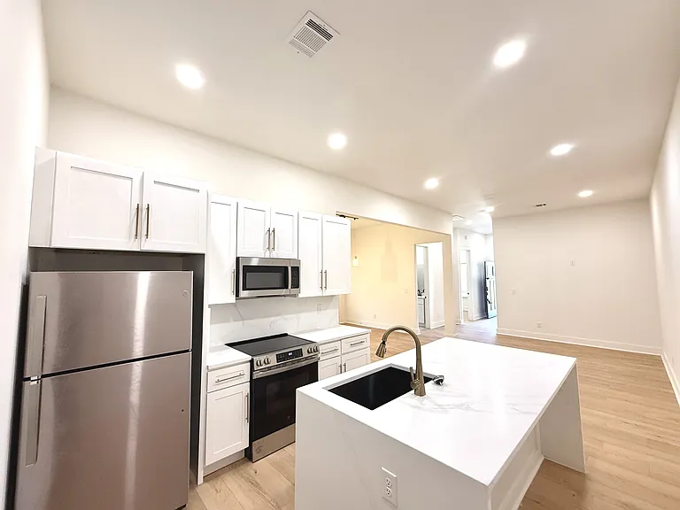 921 S Franklin Dr — Photo 3