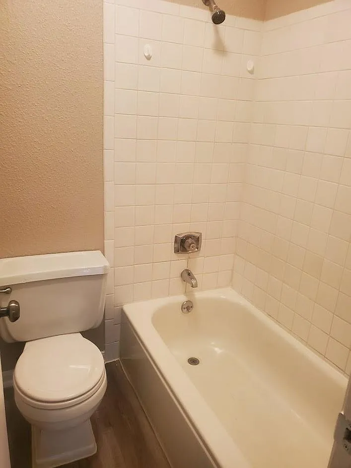 2 bed, 2.0 bath, 778 sqft, $1,375 — Photo 2