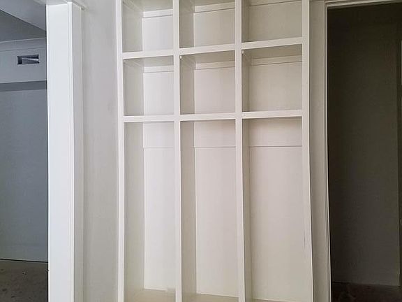 3rd image of 4609 Lealand Ln