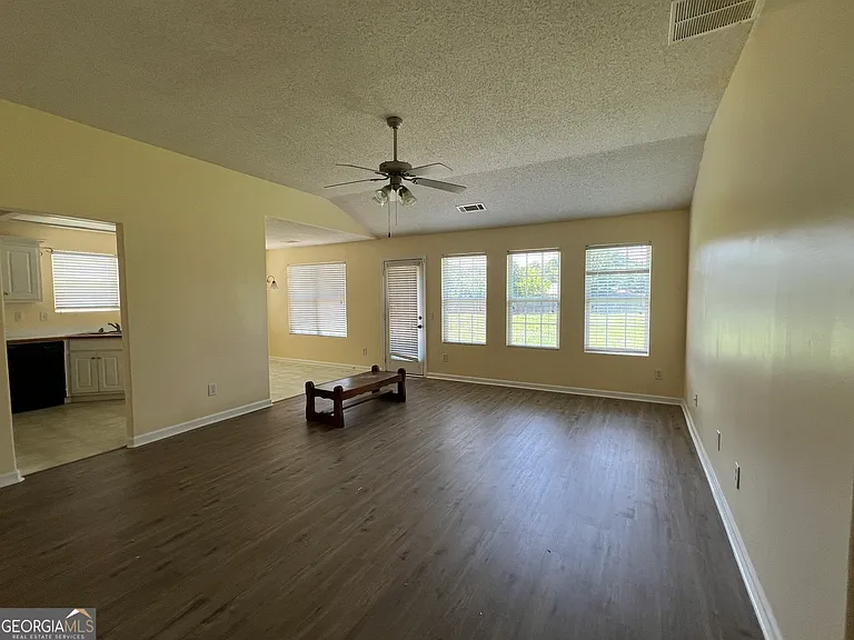 1229 Clearwater Dr — Photo 5