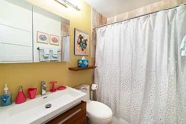 Rented by LEVEN Real Estate