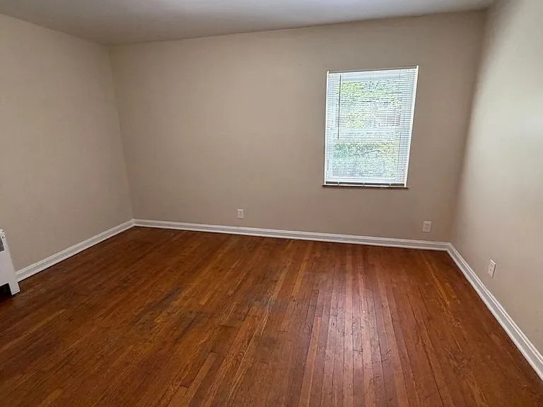 5016 Newfield Ave — Photo 6