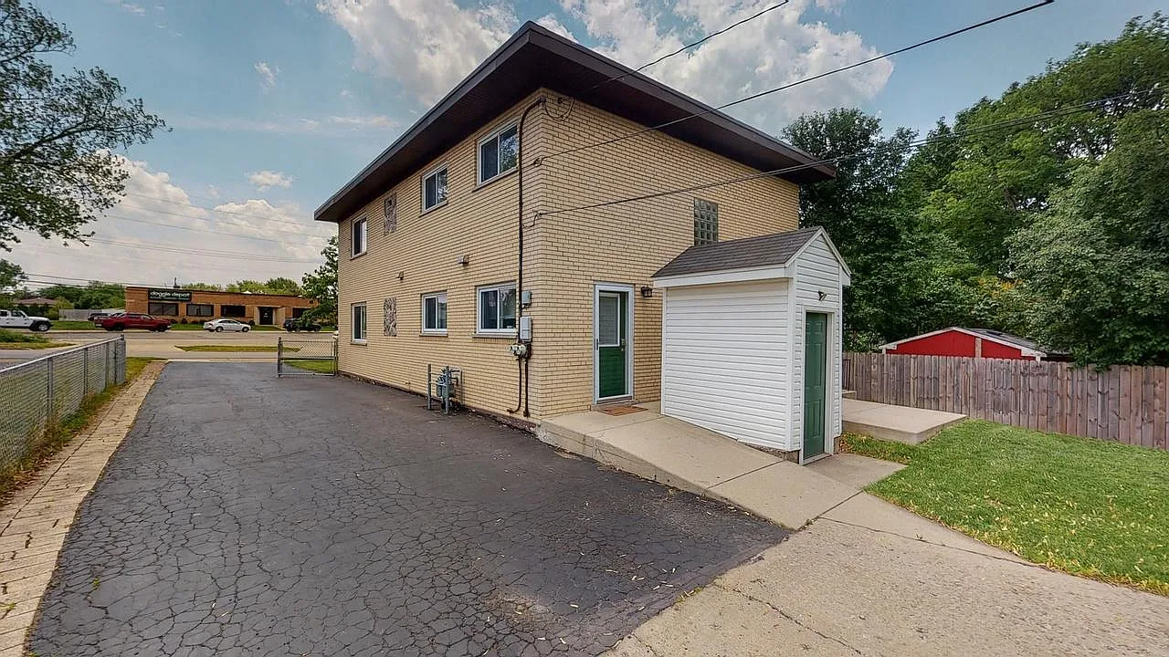 2 bed, 1100 sqft, $2,600 — Photo 2