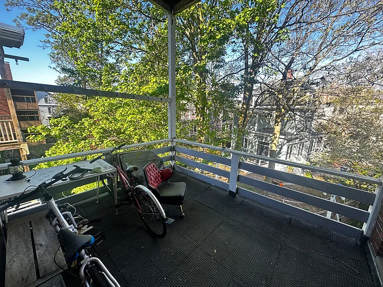 25 Fairfield St #6 — Photo 5