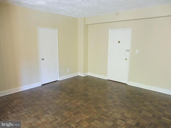 5th image of 3901 Cathedral Ave NW #111