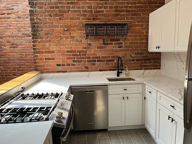 101 Cedar St #3 — Photo 13