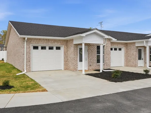741 Kings Ln #D-16, Tullahoma, TN 37388