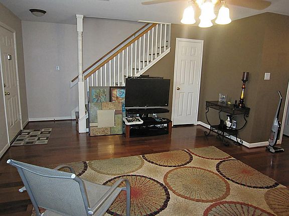 2nd image of 11899 Algonquin Dr #8