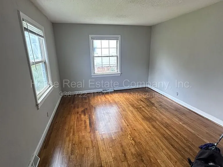 1916 Dacian St — Photo 3