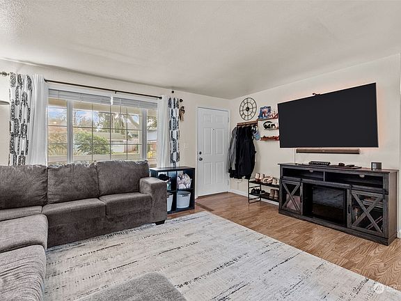 4th image of 2205 29th Avenue SE