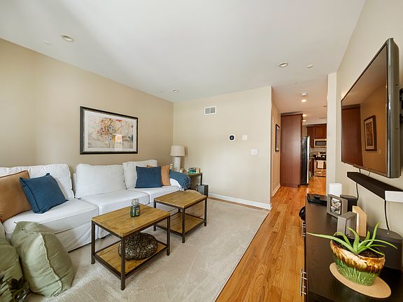 3rd image of 2259 W Diversey Ave APT 1