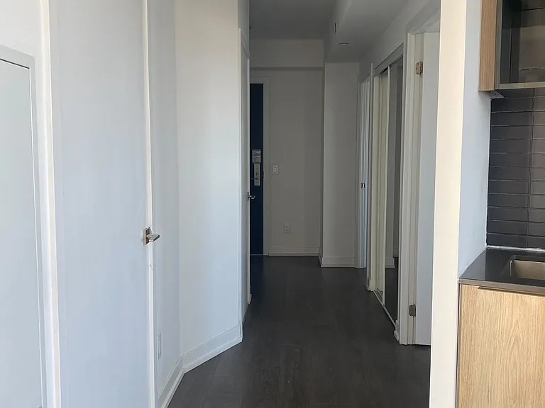159 Wellesley St E #3207 — Photo 7