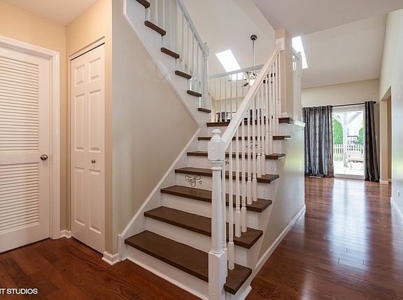 4th image of 1466 S Pembroke Dr