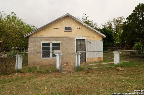 2nd image of 917 Bryan St