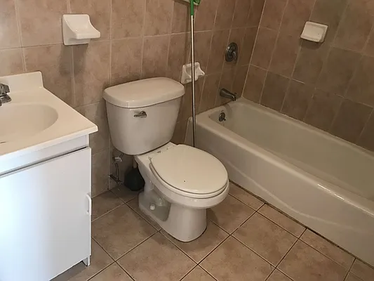 Rented by Lucky Apt Inc | media 33