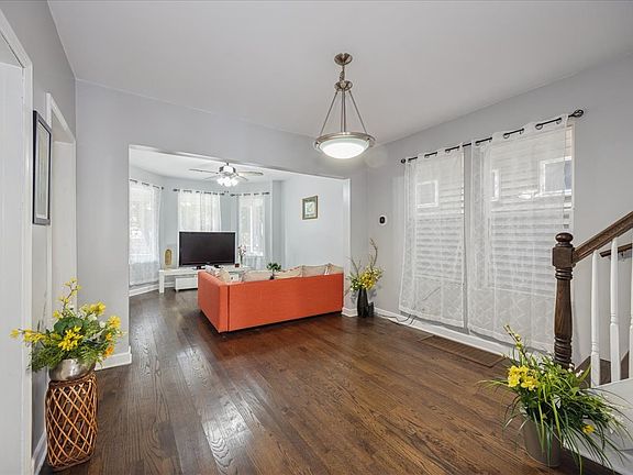 5th image of 3515 W School St