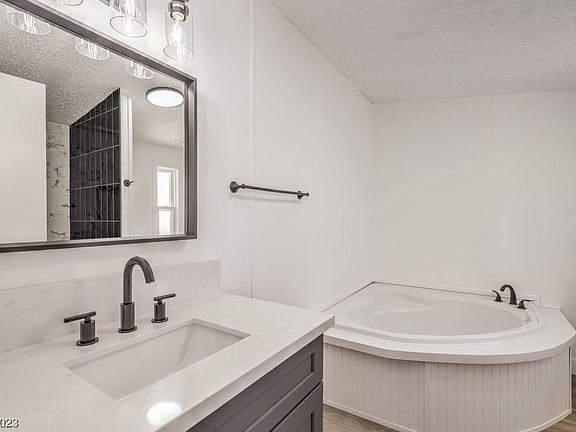 3rd image of 271 Navajo Dr