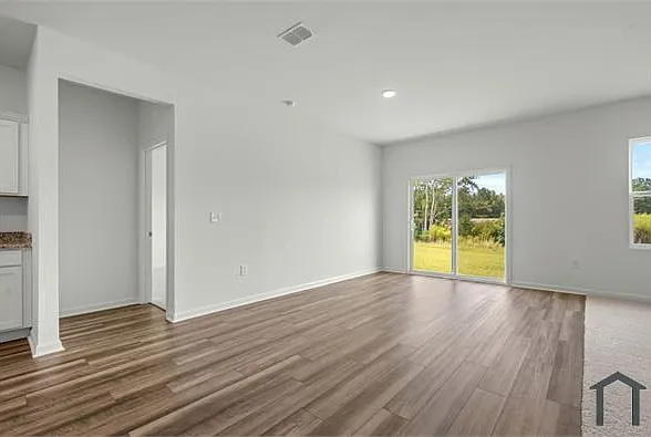 1270 Herring Dr — Photo 6