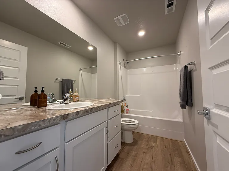 837 S Yolo Pl — Photo 7