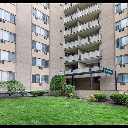 5th image of 1025 Hancock St Unit 12E