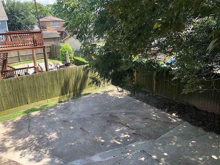2504 Cleburne St — Photo 13