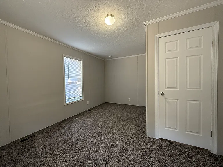 38000 Le Chateau Blvd #98 — Photo 17