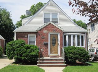 125 N 6th St, New Hyde Park, NY 11040