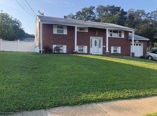 55 Salem Hill Rd, Howell, NJ 07731