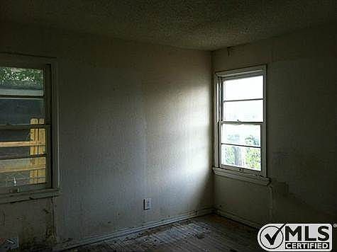 3rd image of 4025 Chickasaw Ave