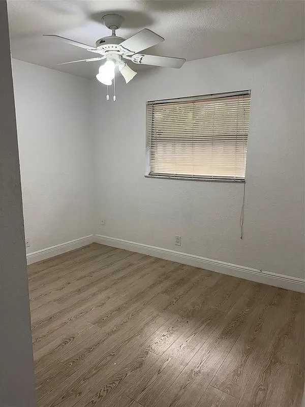 4 bed, 2.0 bath, 1907 sqft, $3,900 — Photo 3