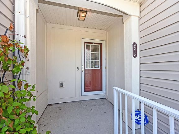 3rd image of 9312 Bridgecreek Dr