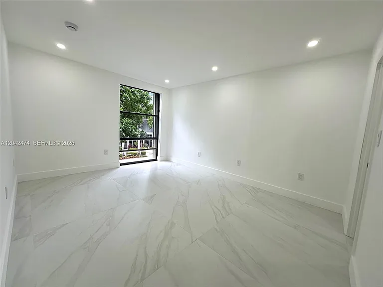 17620 Atlantic Blvd #310 — Photo 13