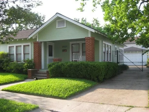 1021 E 16th St, Houston, TX 77009
