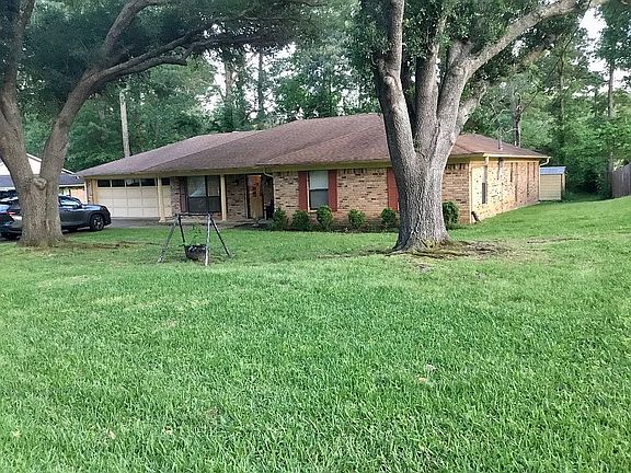 2nd image of 302 Forest South Dr