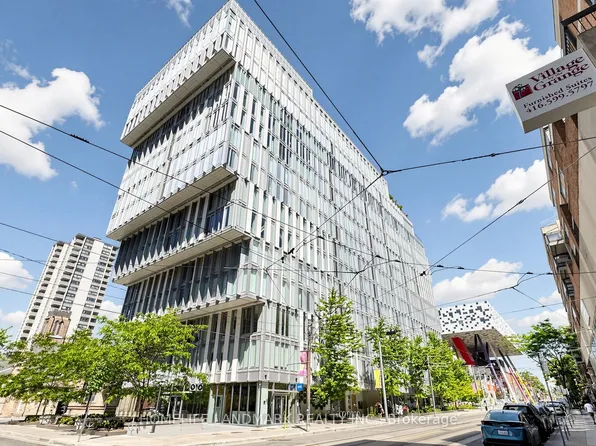 50 McCaul St #504, Toronto, ON M5T 0B6