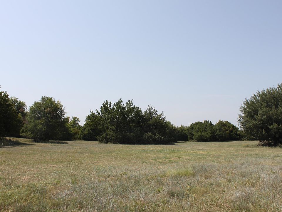 2nd image of 1/4 Mile E