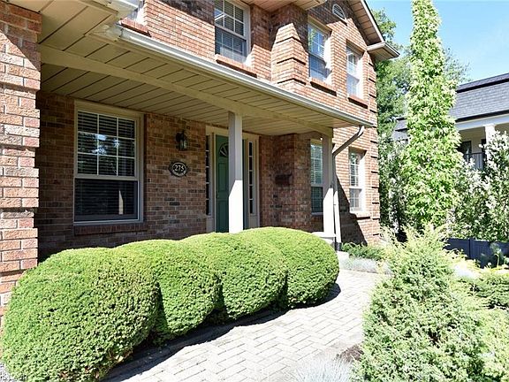 3rd image of 275 Woodland Dr