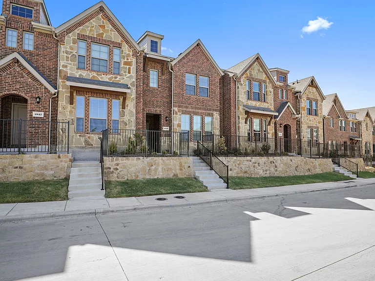 1933 Buffalo Hill Dr — Photo 16
