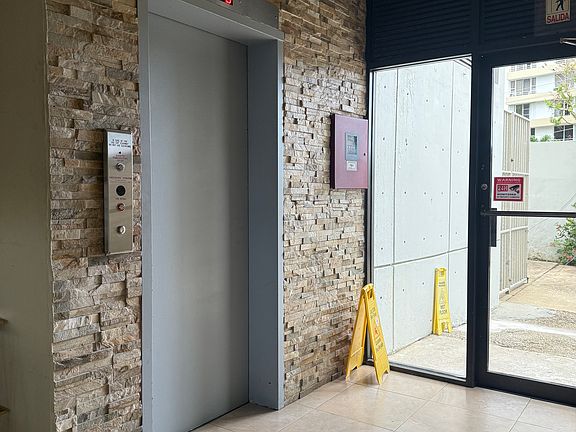 Elevador, el apartamento esta en el 4top piso