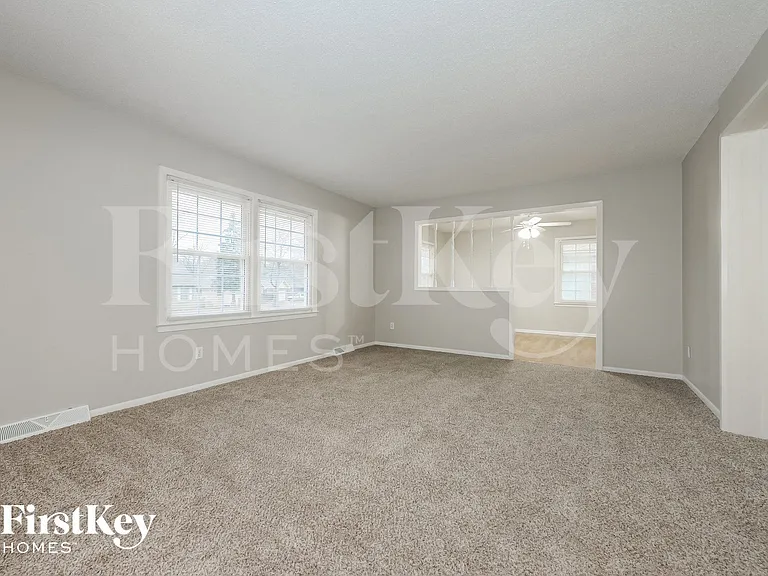 107 Hillcrest Rd — Photo 4