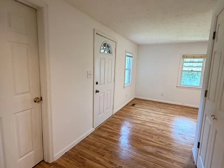 46 Langley St — Photo 16
