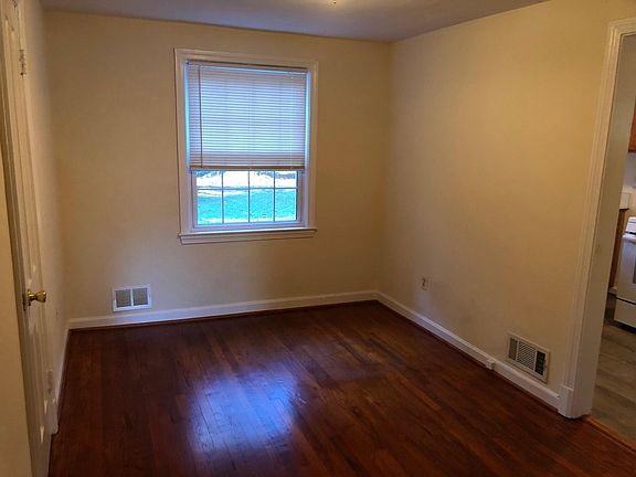2nd image of 213 Blandford St