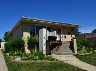 10224 S Komensky Ave, Oak Lawn, IL 60453