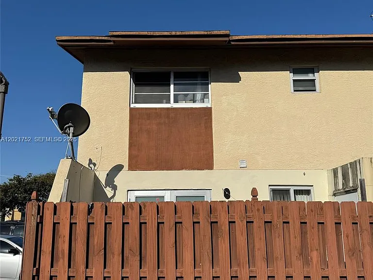 11 SW 109th Ave #C9 — Photo 2
