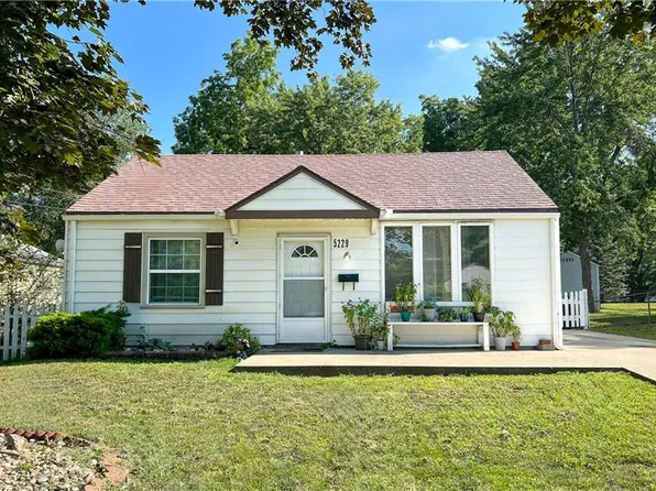 5229 Locust Ave, Kansas City, KS 66106