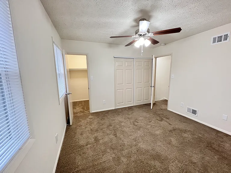 Glenview Apartments — Photo 68