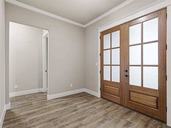 3rd image of 702 Anne Rd